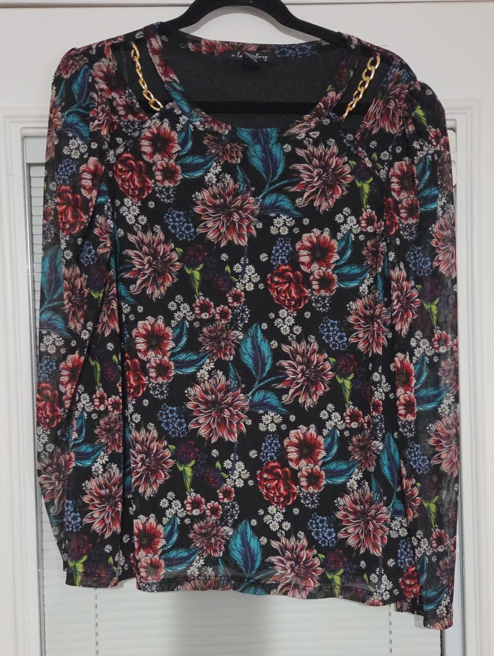 Chain-Accent Black Floral Long-Sleeve Top